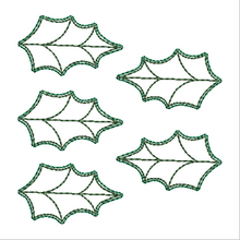 Load image into Gallery viewer, Holly Wreath