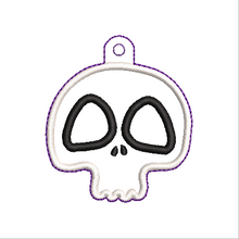 Load image into Gallery viewer, Skully Fob