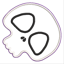 Load image into Gallery viewer, Skully Ornament