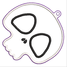 Load image into Gallery viewer, Skully Ornament
