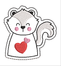 Load image into Gallery viewer, ITH Skunk Finger Puppet