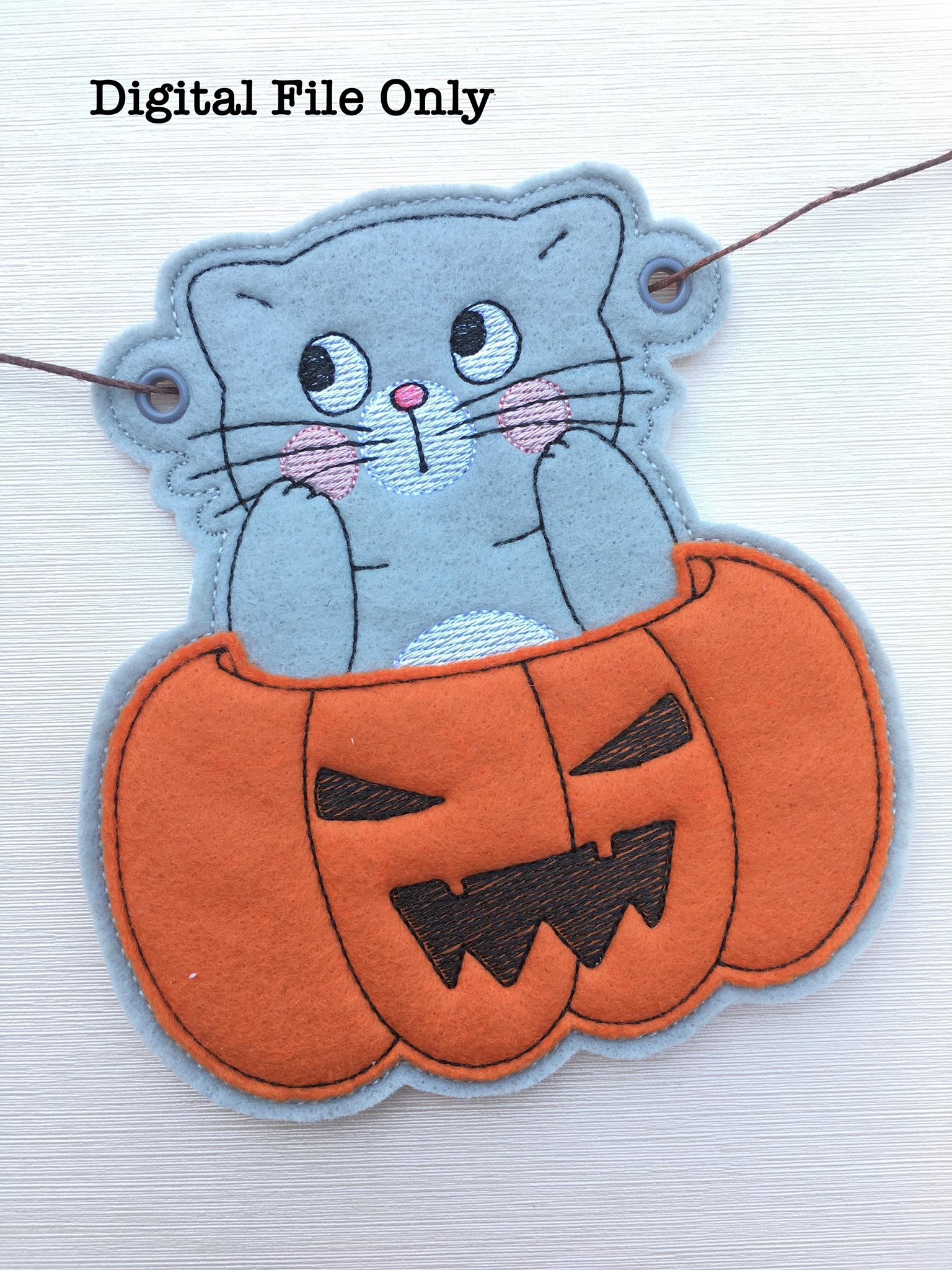 Scaredy Cat (Applique)